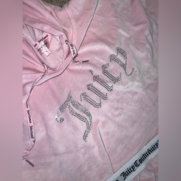 Juicy Couture Light Pink Velour Hoodie and Pants - Picture 3 of 10